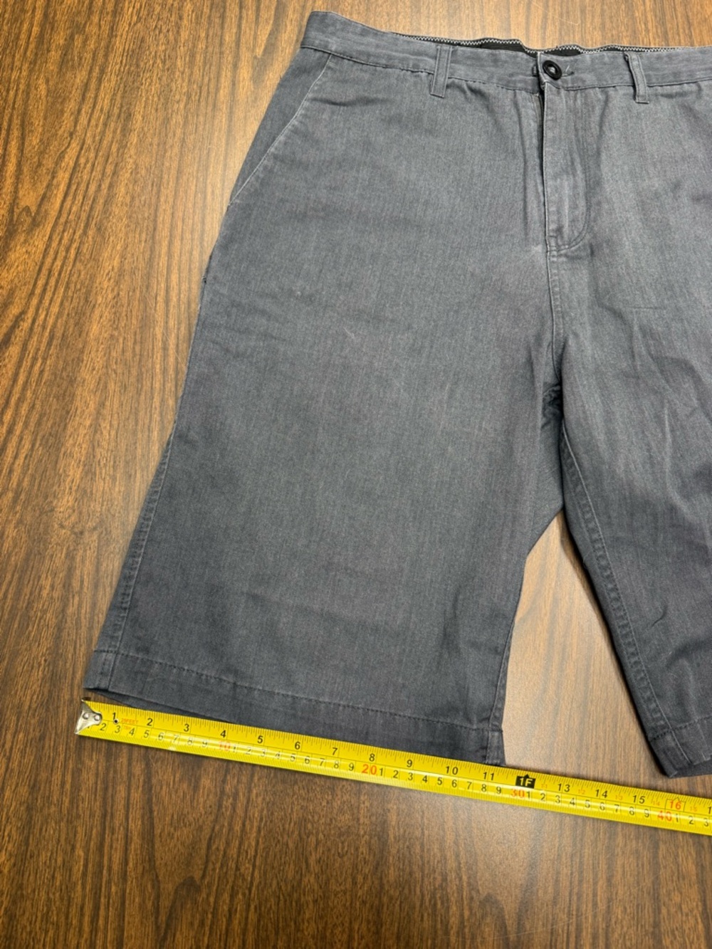 Volcom Men's Charcoal Flat-Front Chinos Shorts Size 34 - Picture 5 of 16